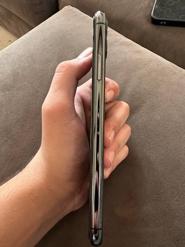 iphone 11 pro max 64 gb pta approved 6