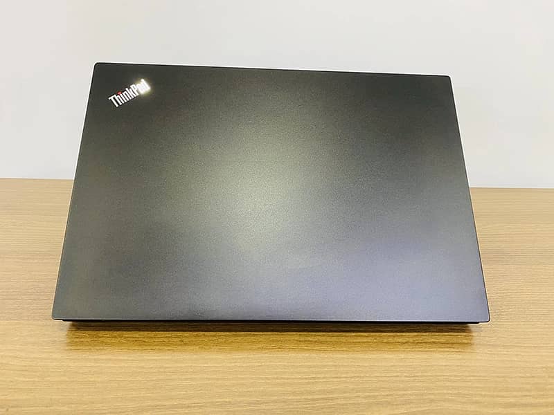 Lenovo ThinkPad 8th Gen Business Series Laptop 16GB Rm : 4