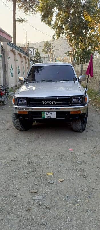 toyata Hilux pickup 15