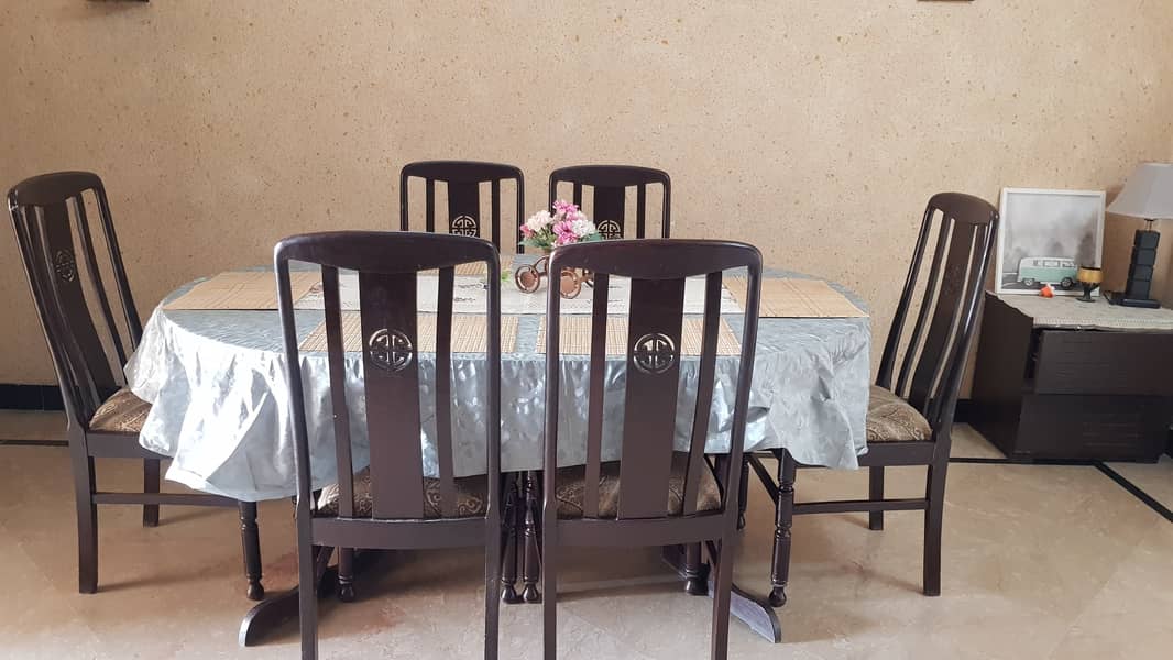 Dinning table with 6 chairs 3