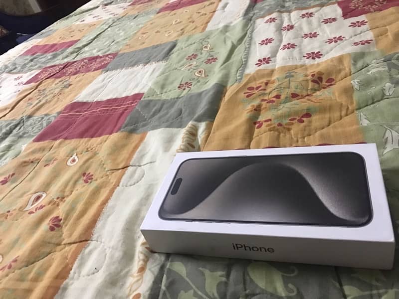 IPHONE 15 PRO MAX 1000 GB 2