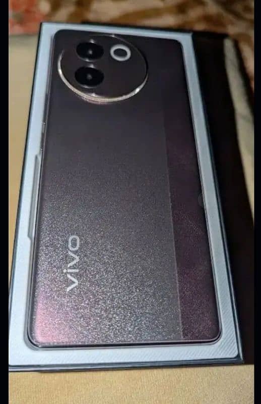 vivo v30e beautiful camera smart phone.  complete box.  8+8gb ram. 0