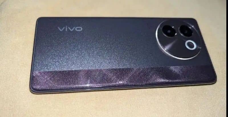 vivo v30e beautiful camera smart phone.  complete box.  8+8gb ram. 1