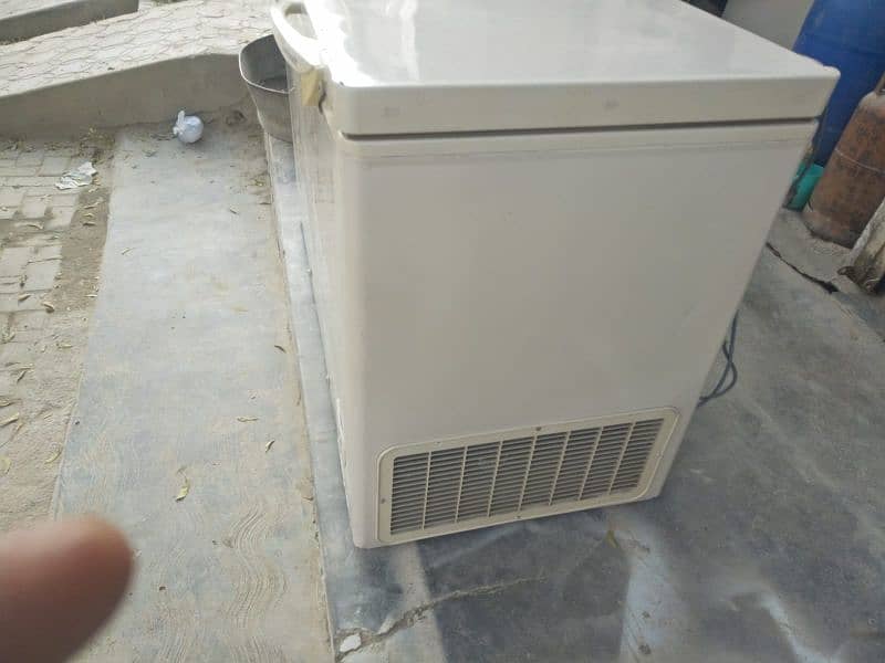 Dawlance Double Door Deep Freezer 4