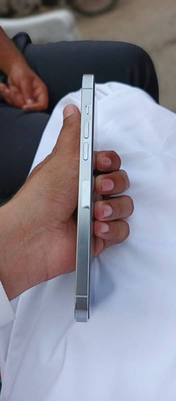 IPhone 14 Pro Max White colour 4