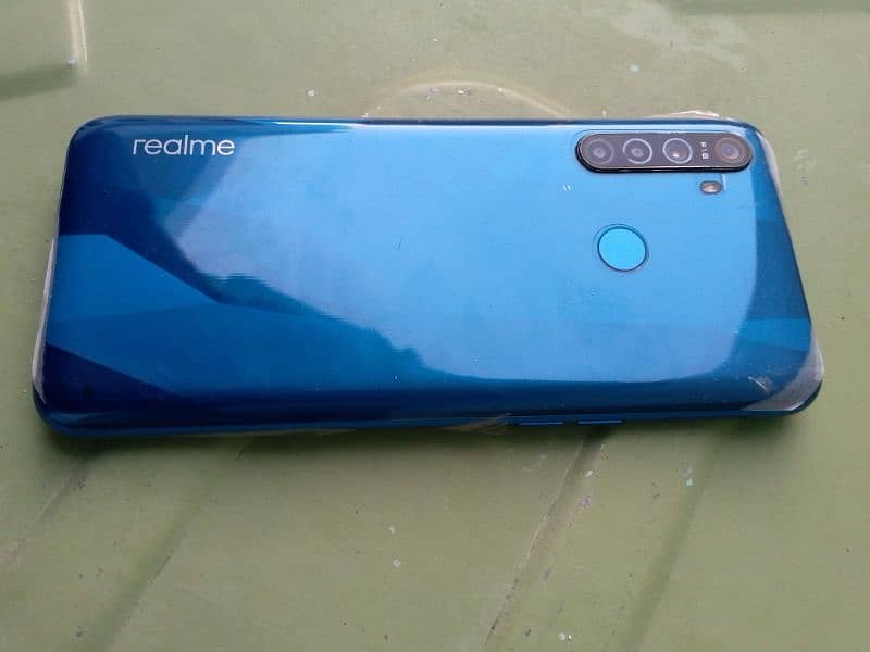 Realme 5 4gb 64gb 10 by 10 Condition. . Only Charger hai Sath. . . 5