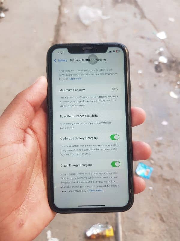 iphone xr . . . non pta 7