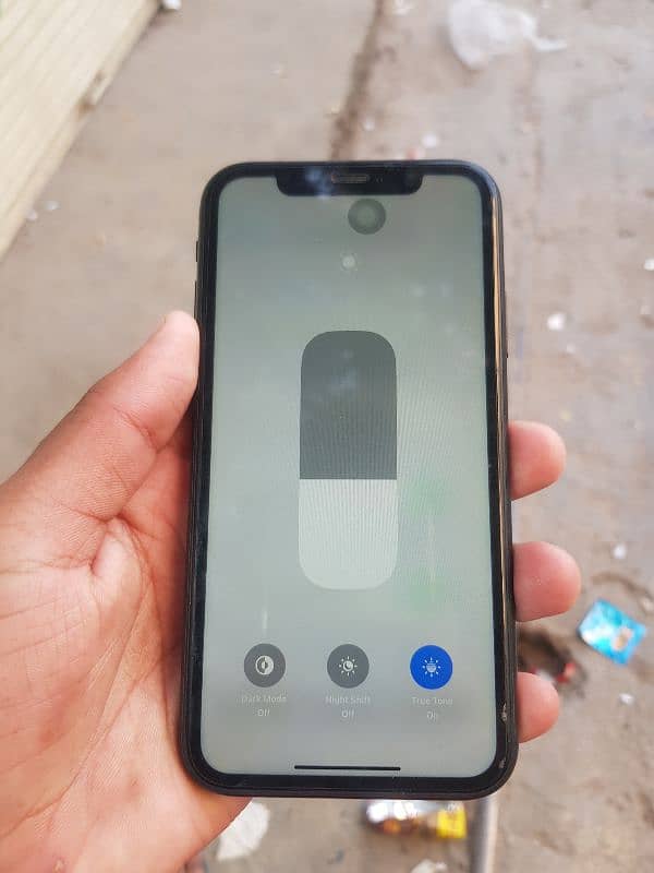 iphone xr . . . non pta 8