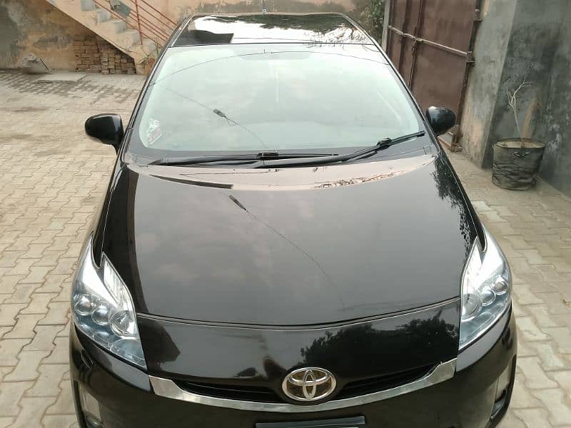 Toyota Prius 2011 1