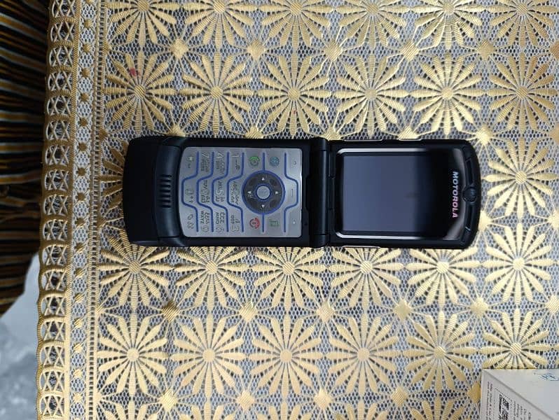 Motorola razr V3i 2