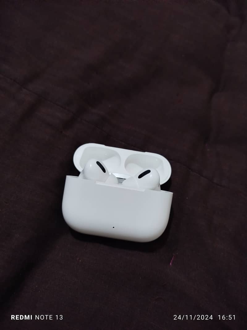 Apple Airpods Pro 2nd generation white colur with Box and acesseries 1