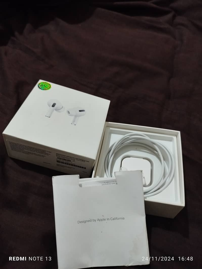 Apple Airpods Pro 2nd generation white colur with Box and acesseries 3