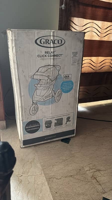 Graco barely used pram Click Connect technology 0