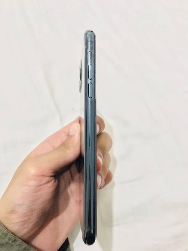 Iphone 11 pro max 64gb pta approved 1