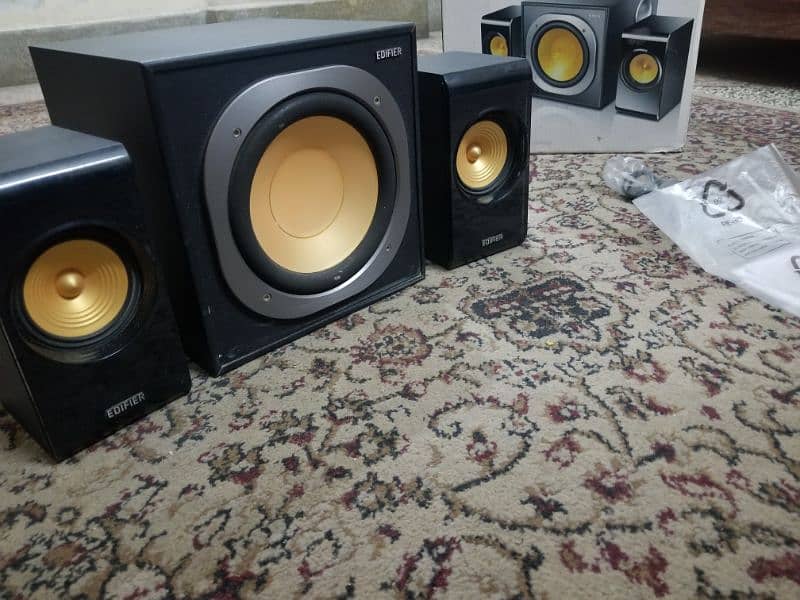 Edifier 2.1 home theater (2speaker and 1 amplifier) 0