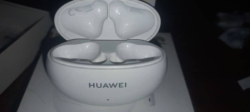 Huawei freebuds 4i case and box 1