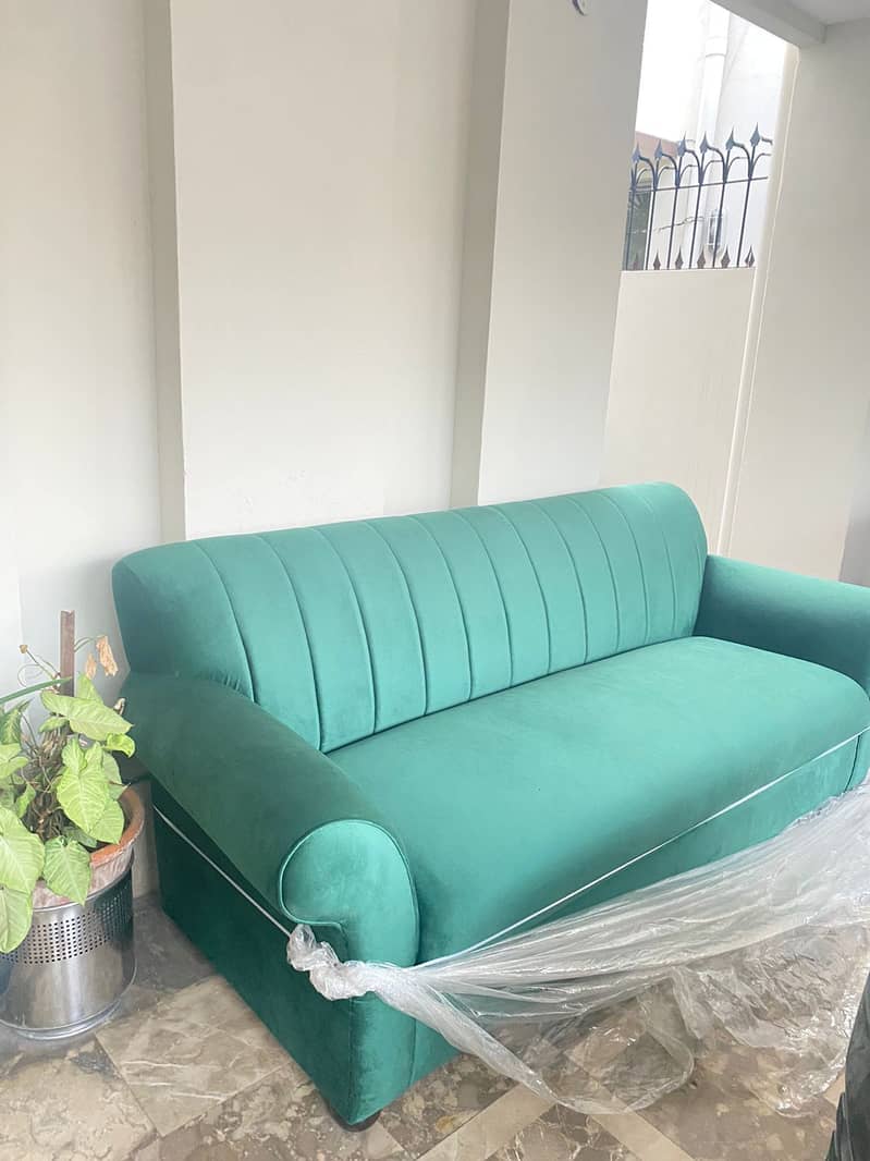 Brand New Modern Style Sofa 3