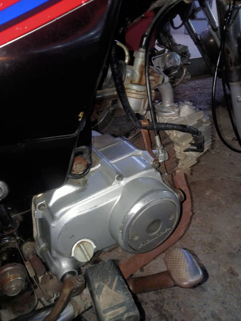 Honda CD 70 Model 2017 sealed Engine 2