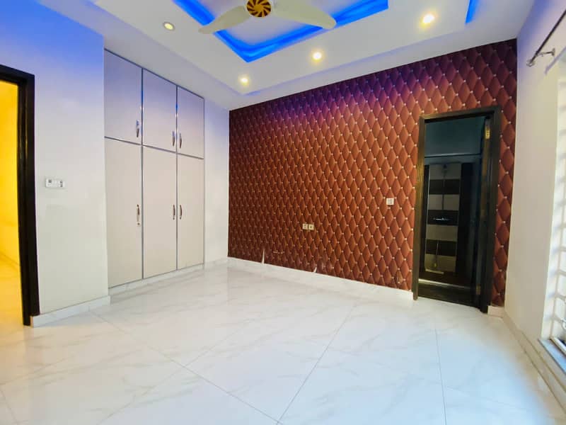 10 Marla Brand New Luxury Upper Portion For Rent In SHAHEEN BLOCK Bahria Town Lahore 13