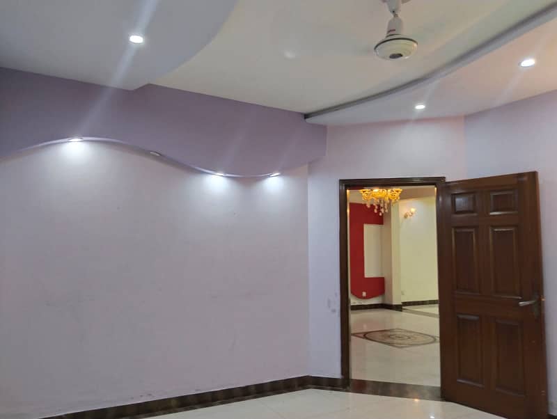 10 Marla Luxury Lower Portion Available For Rent In CHAMBELLI BLOCK Bahria Town Lahore 0