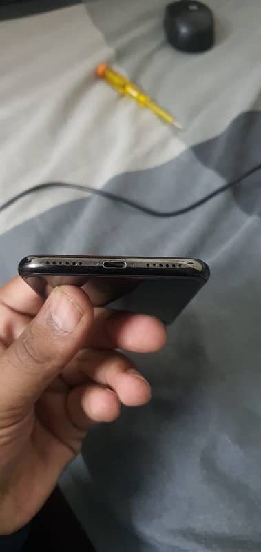 IPhone X Non-PTA 64 GB 4