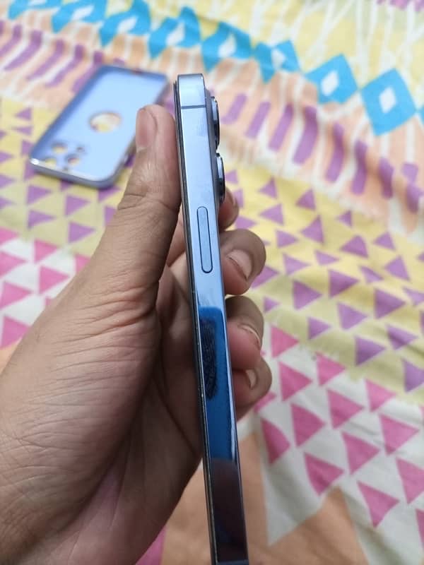 13 Pro FU screen cracked 2