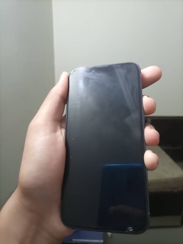 13 Pro FU screen cracked 4