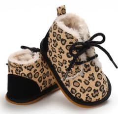 baby shoes imported  full warm and comfortable.