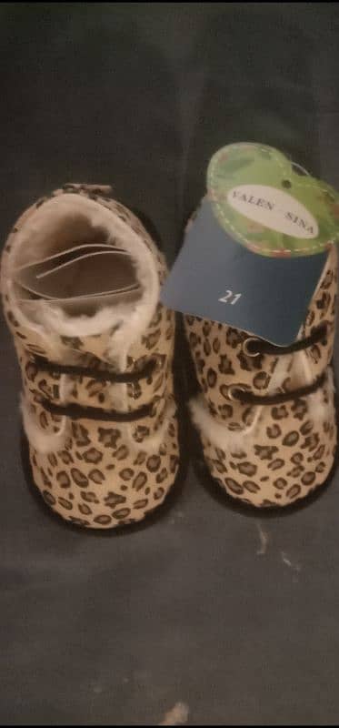 baby shoes imported  full warm and comfortable. 2