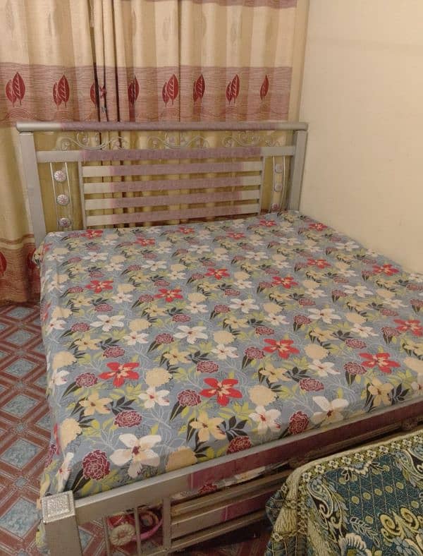 King size double bed rod iron 0