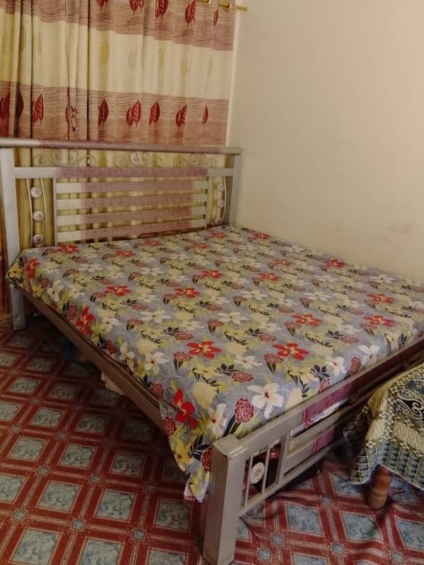 King size double bed rod iron 1