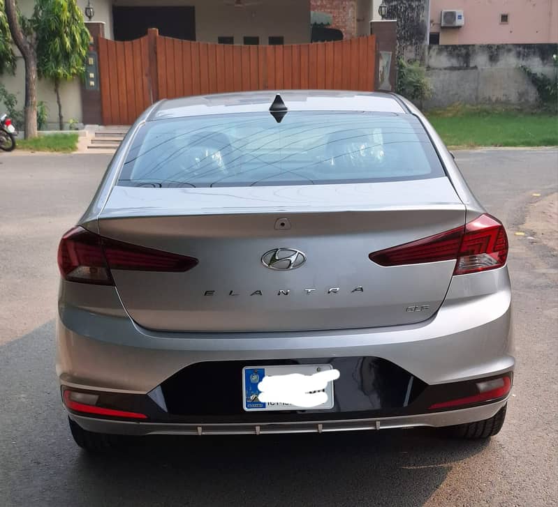 Hyundai Elantra GLS 2024 3