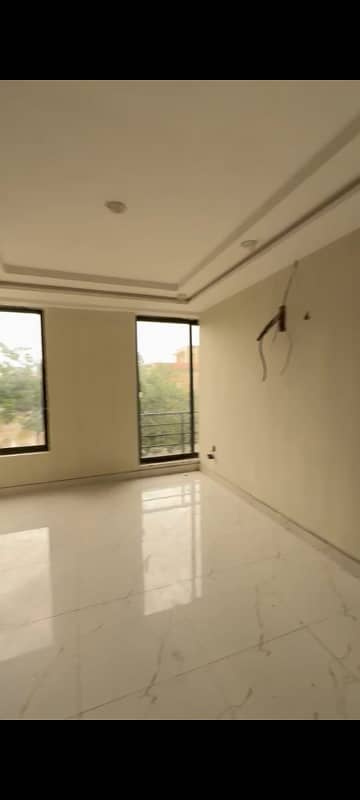 1 BED NON FURNISHED APARTMENT IS AVAILABLE FOR SALE IN SECTOR E IQBAL BLOCK BAHRIA TOWN LAHORE 5