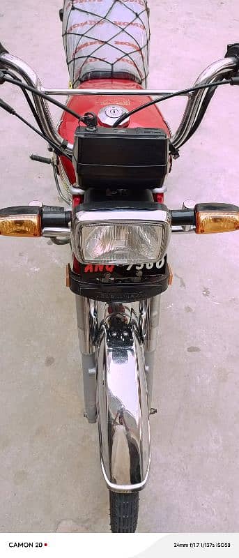 Honda CD70 5