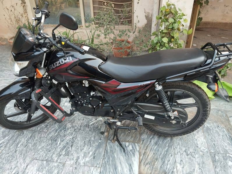 I'm selling my beautiful bike Gr 150 Suzuki 6