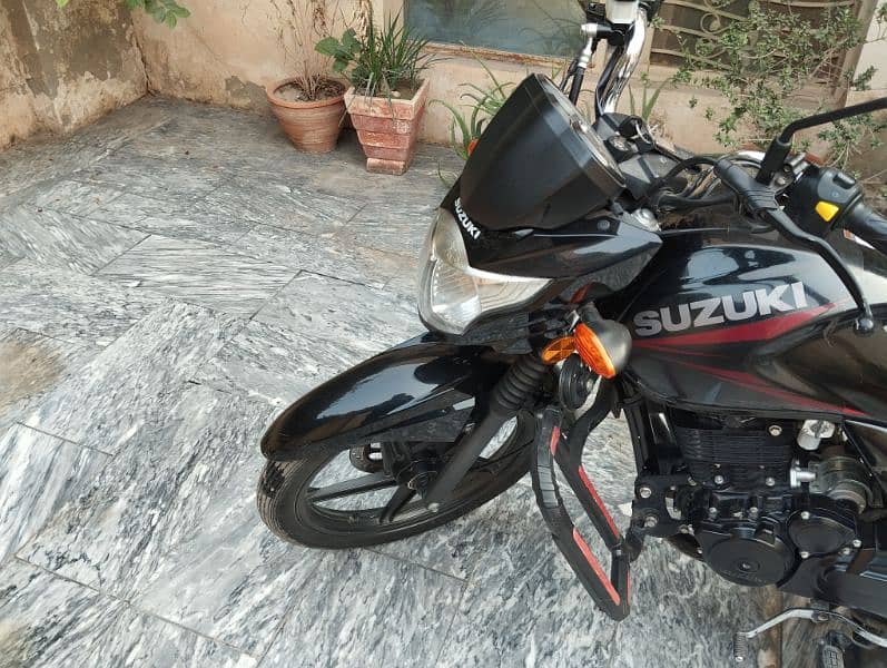 I'm selling my beautiful bike Gr 150 Suzuki 7