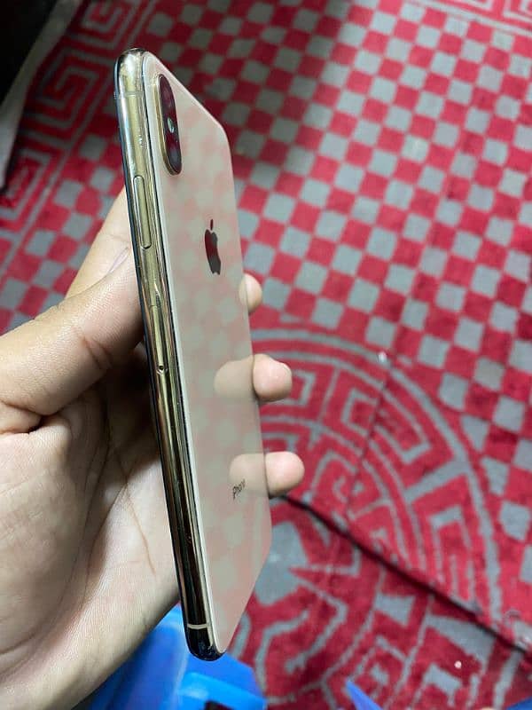 iPhone xs max 1