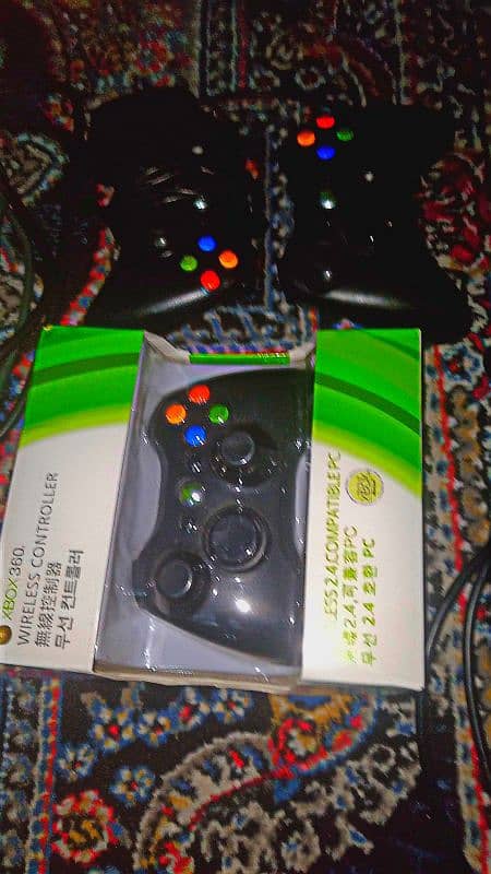 XBOX 360 WITH THREE CONTROLLERS/WITH COMPLETE ACCESSORIES 3