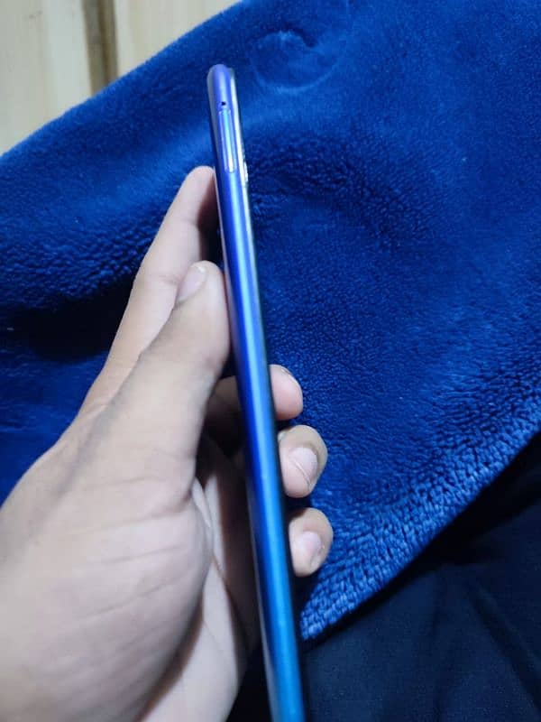 vivo y93 _3gb ram _32gb memory 3