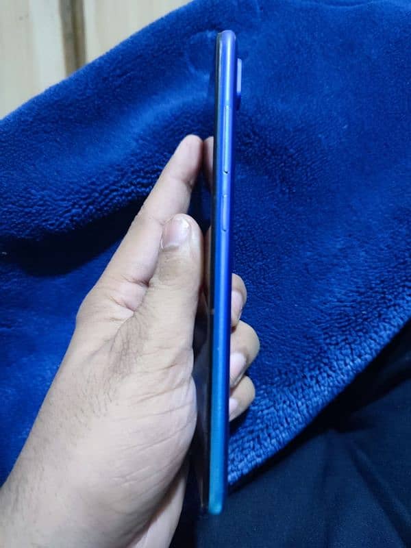 vivo y93 _3gb ram _32gb memory 4