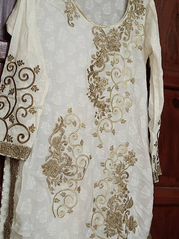 White embroidered kurti 1