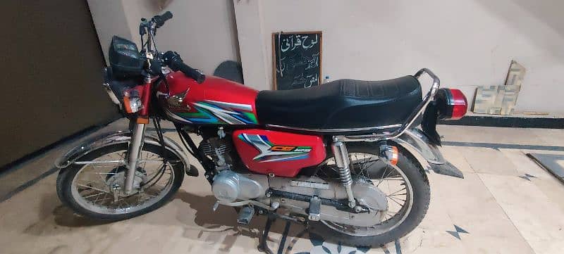 Honda 125 Fresh Urgent Sale. . 2