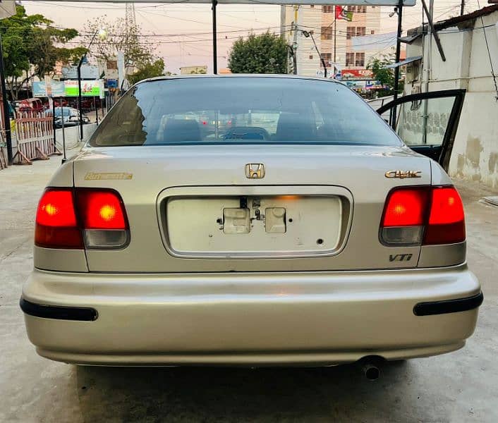 Honda Civic VTi 1998 4