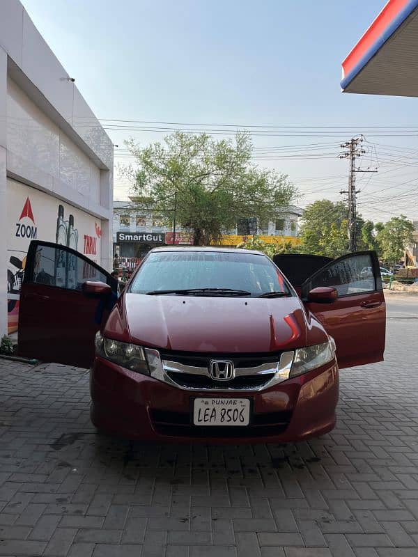 Honda City 1.3 2010 for urgent sale 4