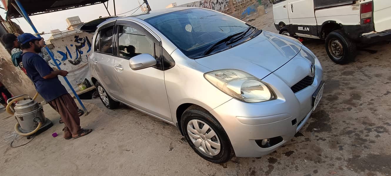 Toyota Vitz 2010 5