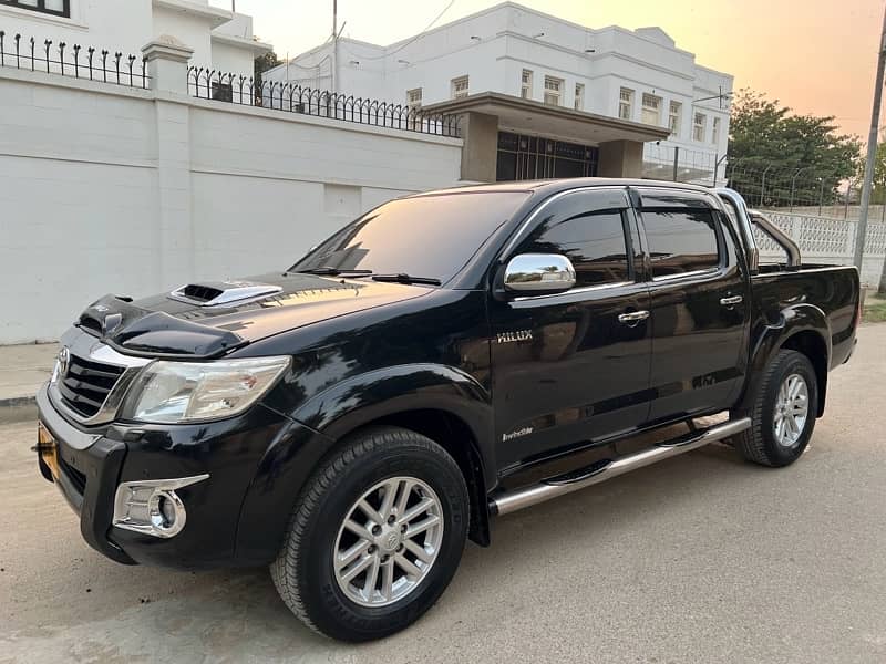 Toyota Hilux Vigo Invincible 2012/19 fully loaded b2b 0