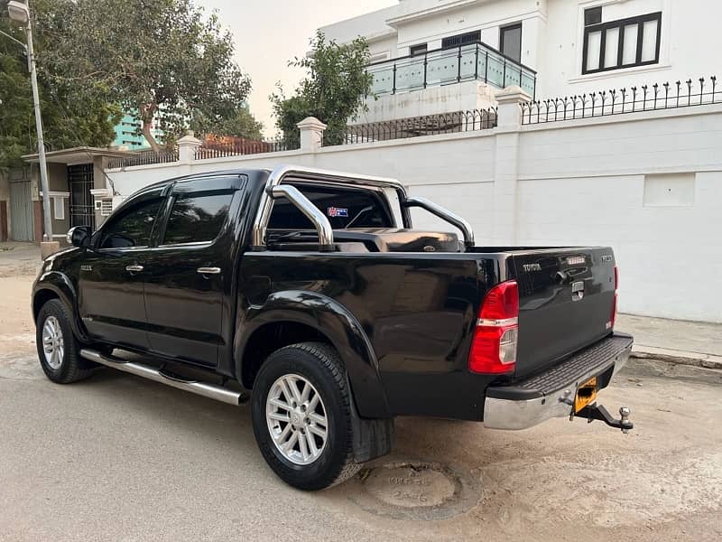 Toyota Hilux Vigo Invincible 2012/19 fully loaded b2b 4