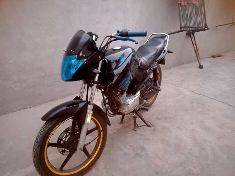 Yamaha YBR 125 for sale everything is ok pkr  200000 2