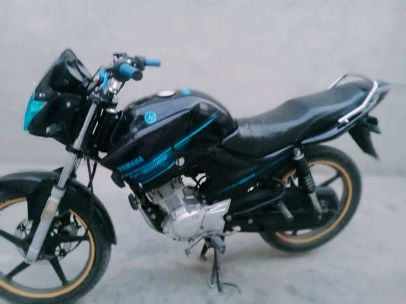 Yamaha YBR 125 for sale everything is ok pkr  200000 3