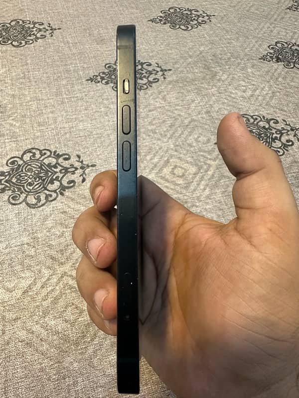 iPhone 14 128gb Non-PTA 4